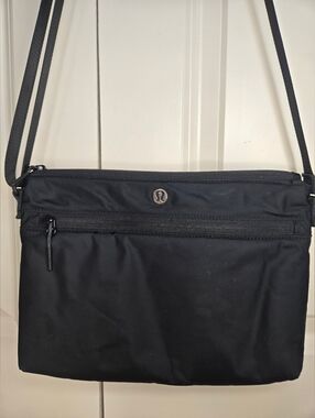 Lululemon Black Nylon Crossbody Bag Lightweight Everyday Travel Purse